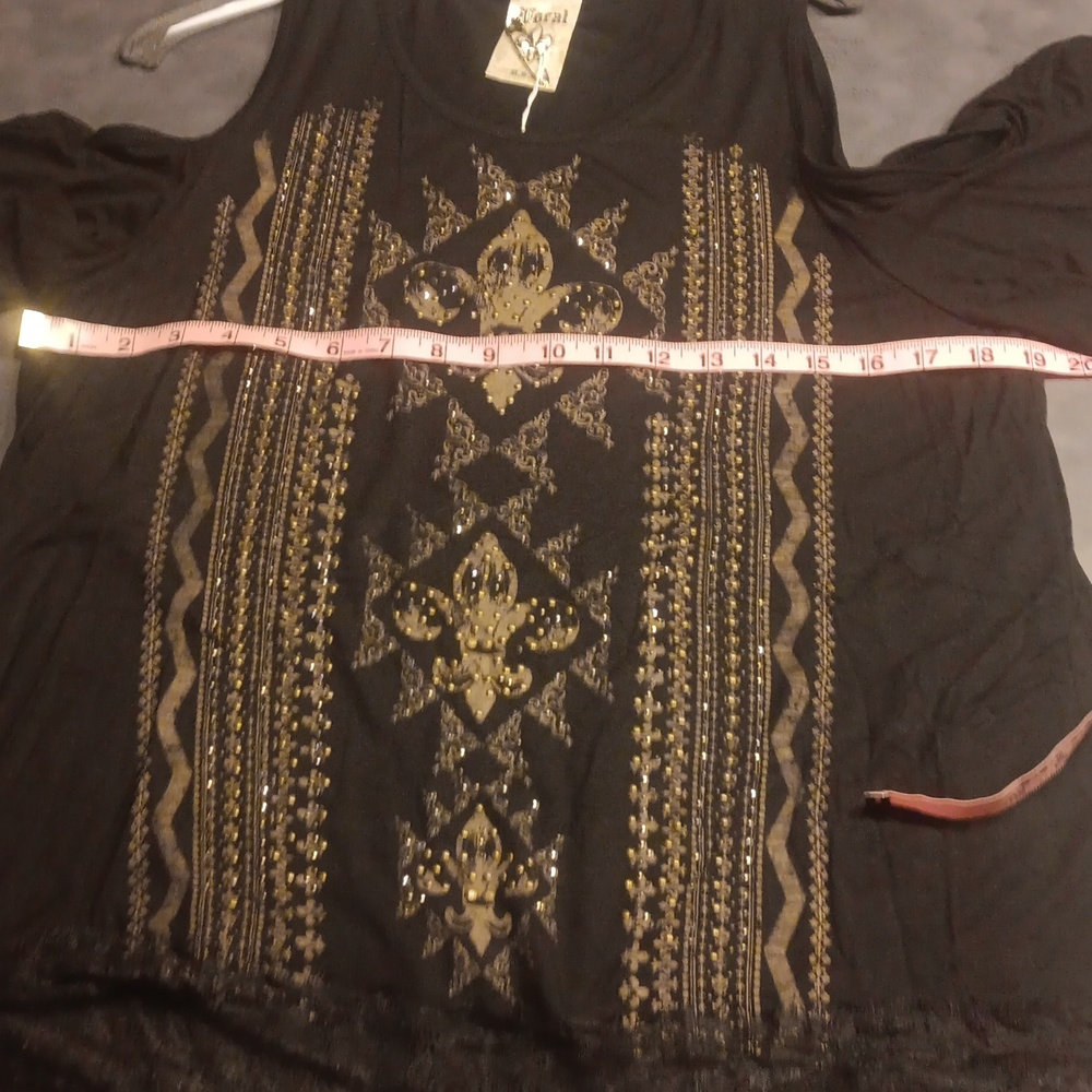 New! Vocal Black Graphic Embellished Cold Shoulder Top with Lace Detail - Picture 10 of 10